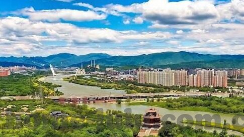 avtt中文字幕音影先锋-探索AVTT中文字幕的音影先锋，解码影视文化的多元魅力